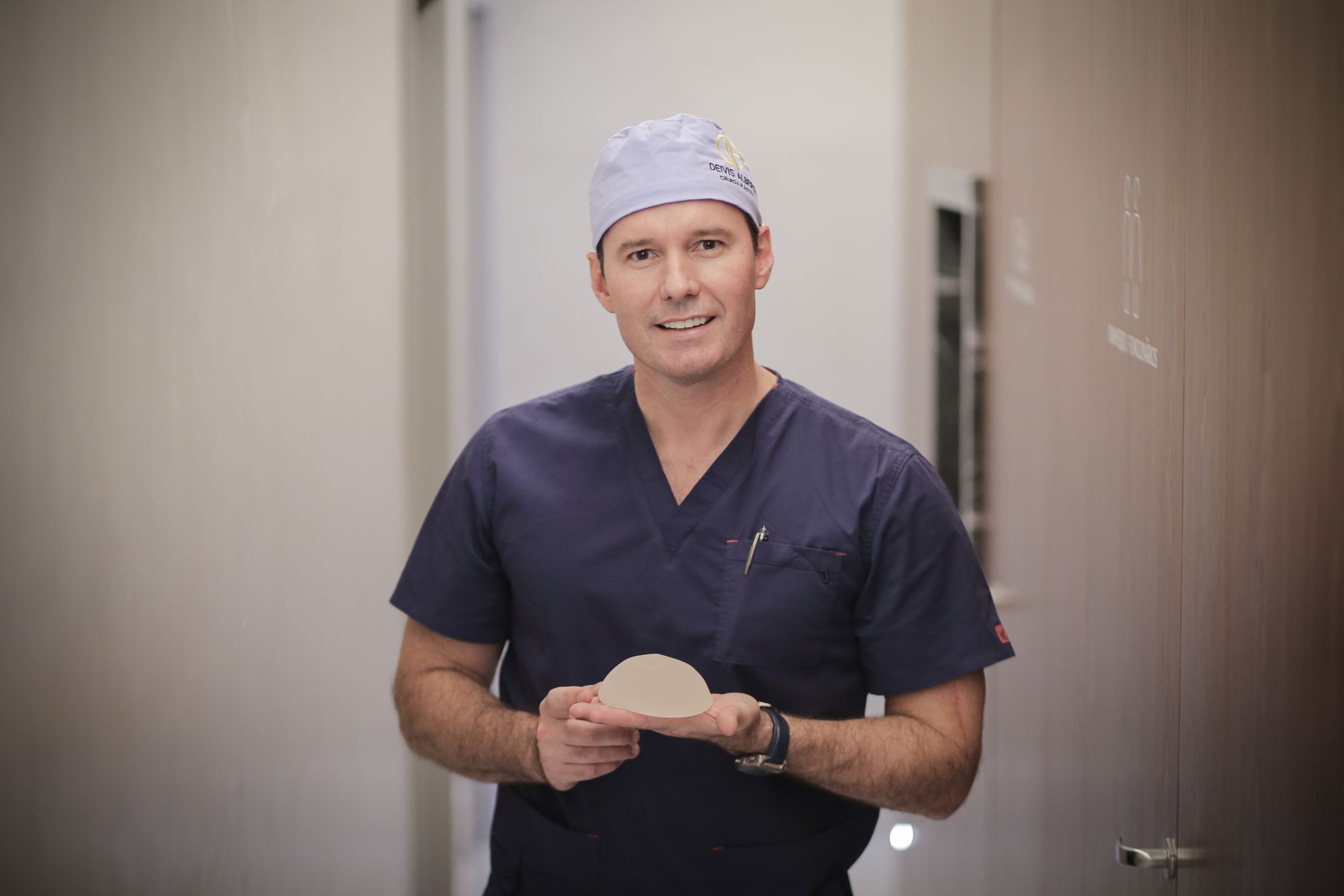 Escolha um cirurgião em quem confiar - Dr. Deivis Albers